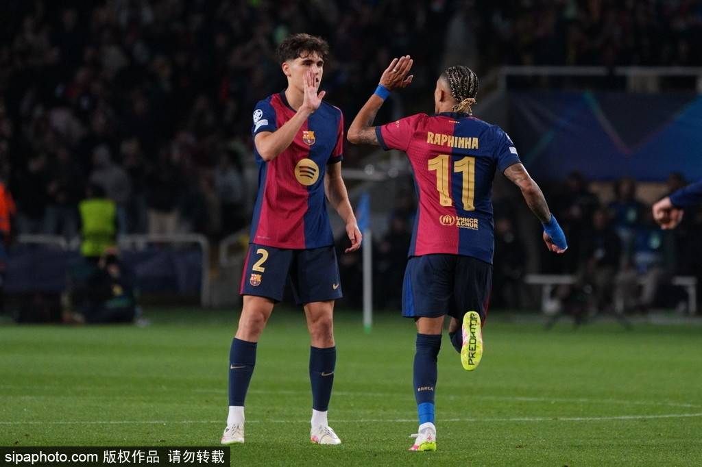 巴萨三喜临门！弗里克携两大王牌横扫西甲，102球昭示宇宙队复兴？